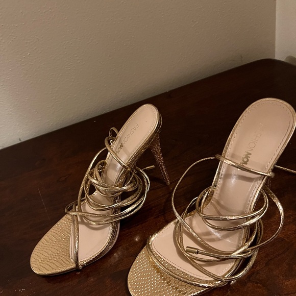 Gold, Strappy, tie up heeled sandal from Fashion Nova size 9. - Picture 4 of 7